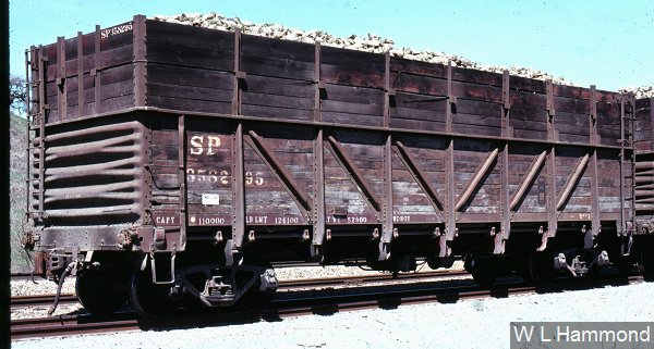 Boxcars & Freight America North of Cars